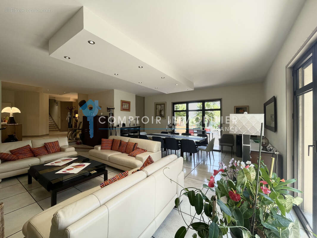 Dpt Ardèche (07) - à Vendre À Roiffieux - Villa d'exception avec piscine - photo 9