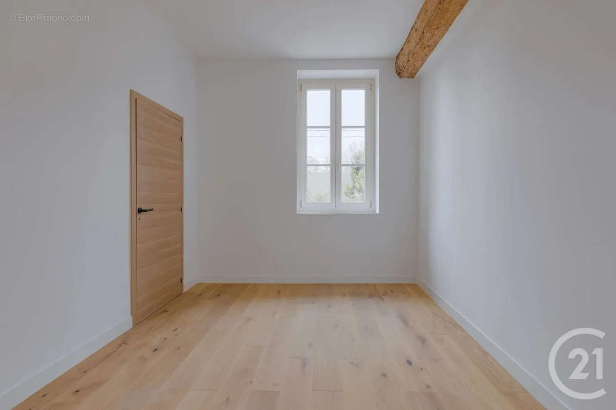 Appartement à SAINT-GENIS-LAVAL