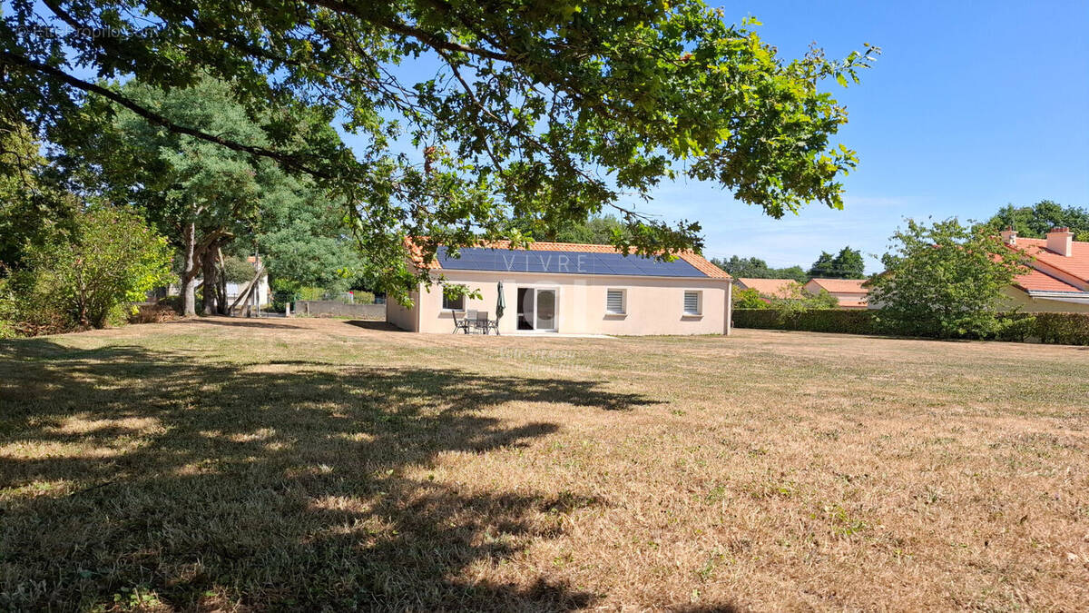 Maison à FROSSAY