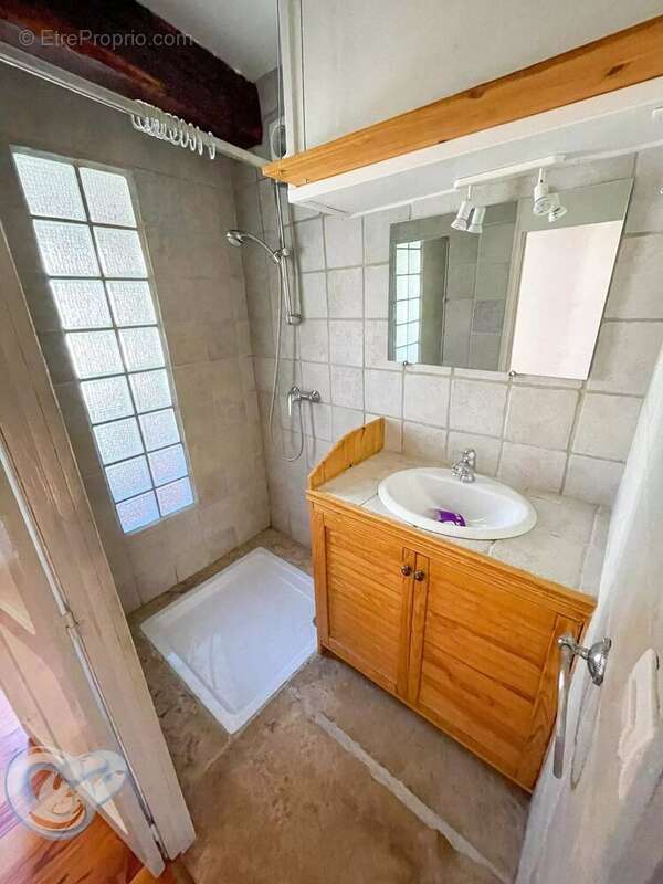 Maison à REVEST-DU-BION