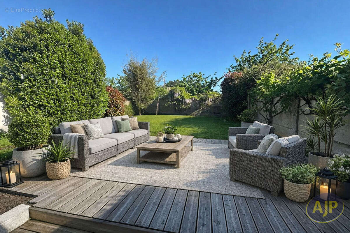 Maison à SAINT-MACAIRE-EN-MAUGES