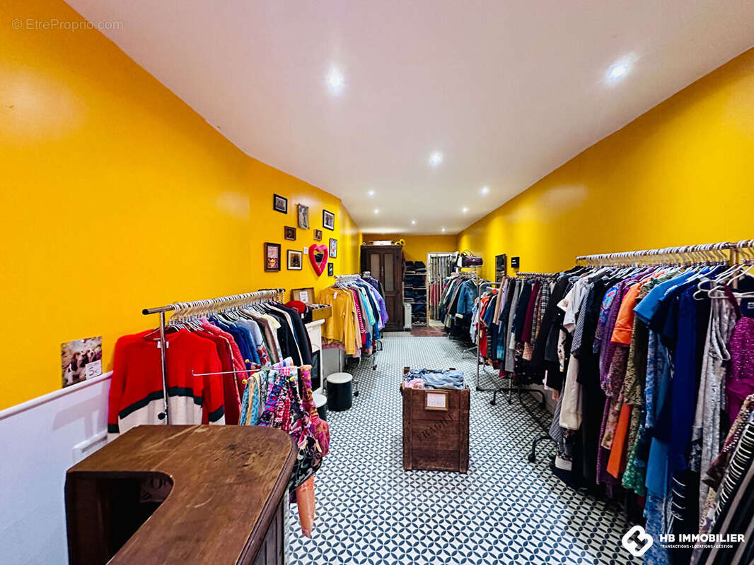 Commerce à LE COTEAU