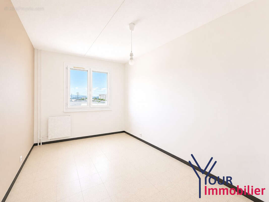 Appartement 75 m² à Venissieux  - photo 5