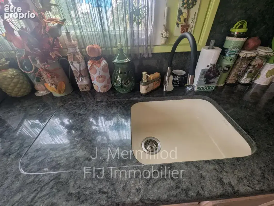 Maison 7 pièces / 183 m² / 393 000 EUR / SAINT-PRIVAT-DES-VIEUX - photo 6