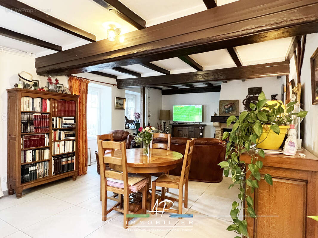 Maison de village avec jardin et garage - photo 2