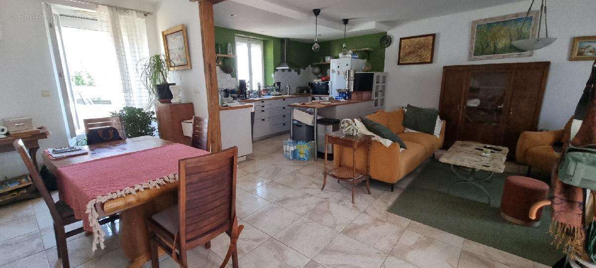 Maison 107 m² à Villebougis  - photo 3