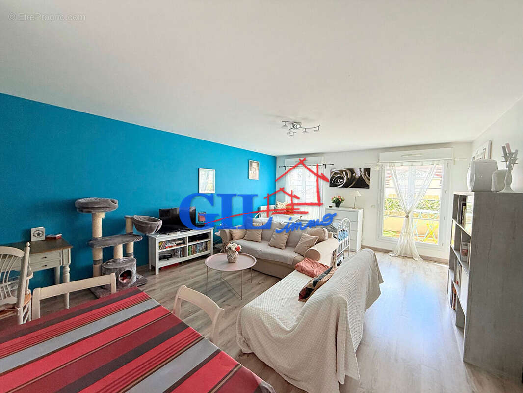 Appartement à SAVIGNY-LE-TEMPLE