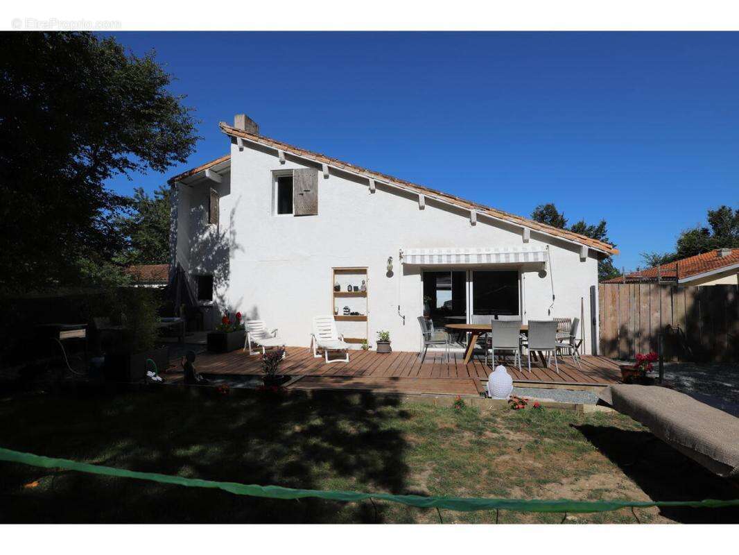 Maison 122 m² à Saint-Denis-D'oleron  - photo 2