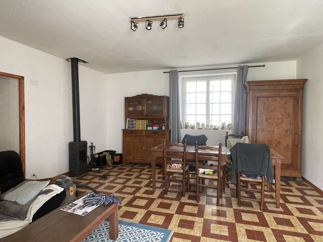 Maison à SAINT-JEAN-DE-SAUVES