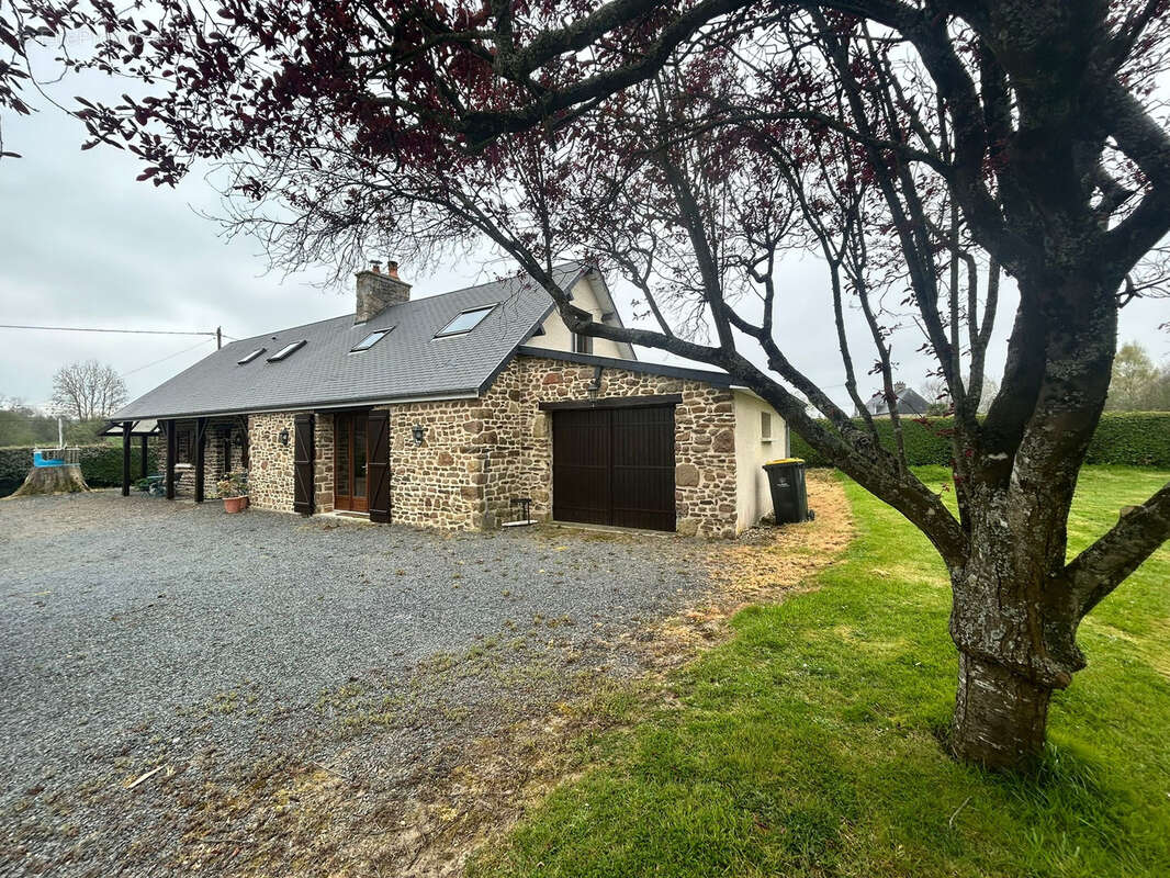 Maison à SAINTE-CECILE