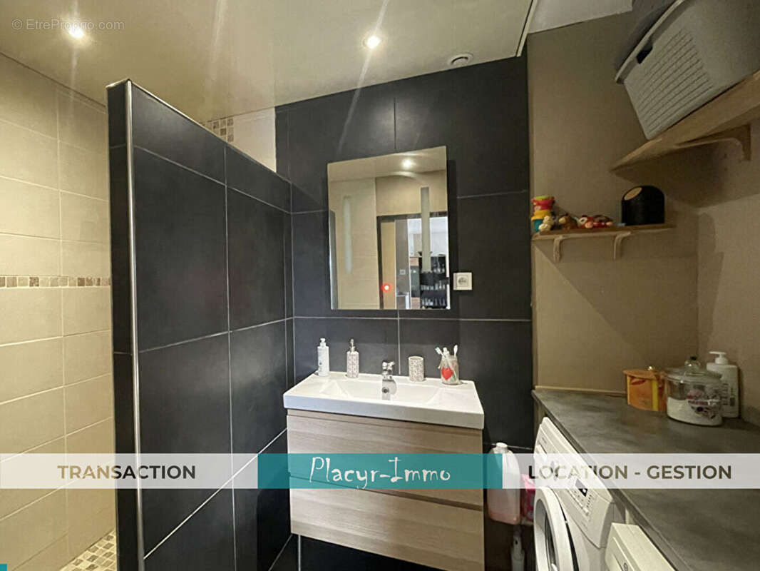 Maison à BAGE-LA-VILLE