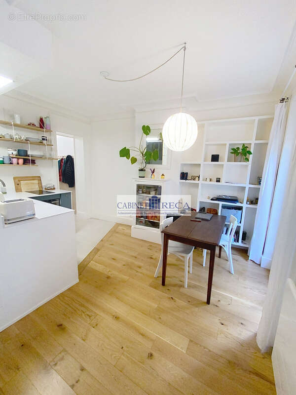 Appartement à PARIS-20E