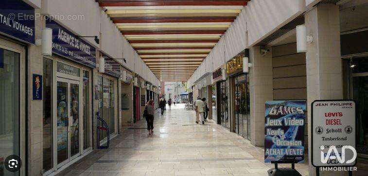 Photo 4 - Commerce à MARSEILLE-12E