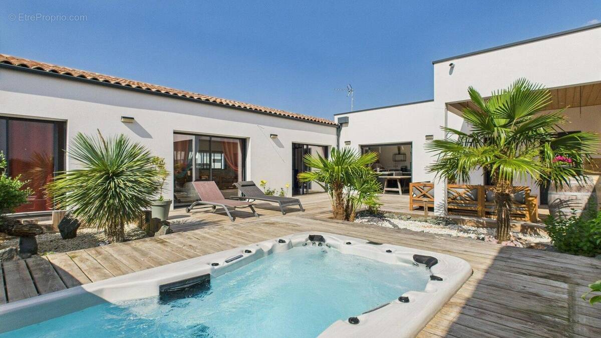 Photo 1 - Maison à ANGOULINS
