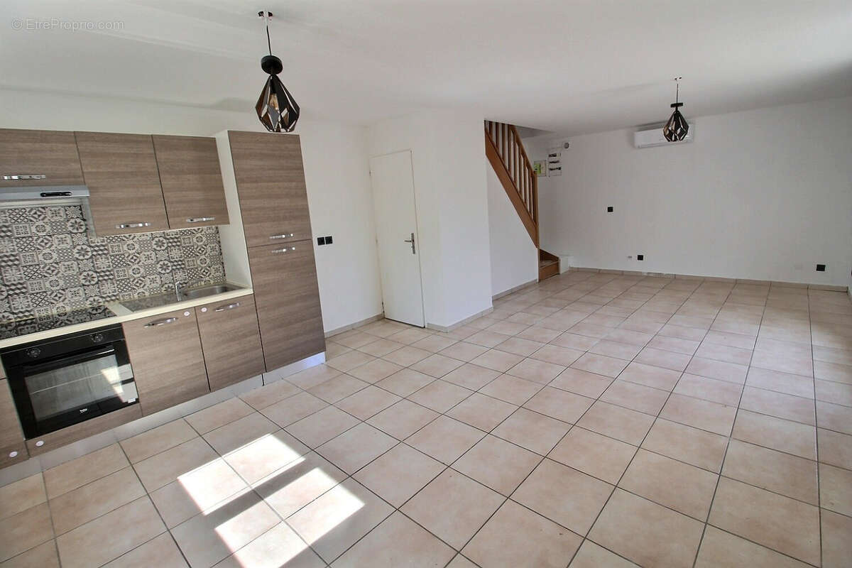 Maison à SAINT-MARTIN-DE-LONDRES