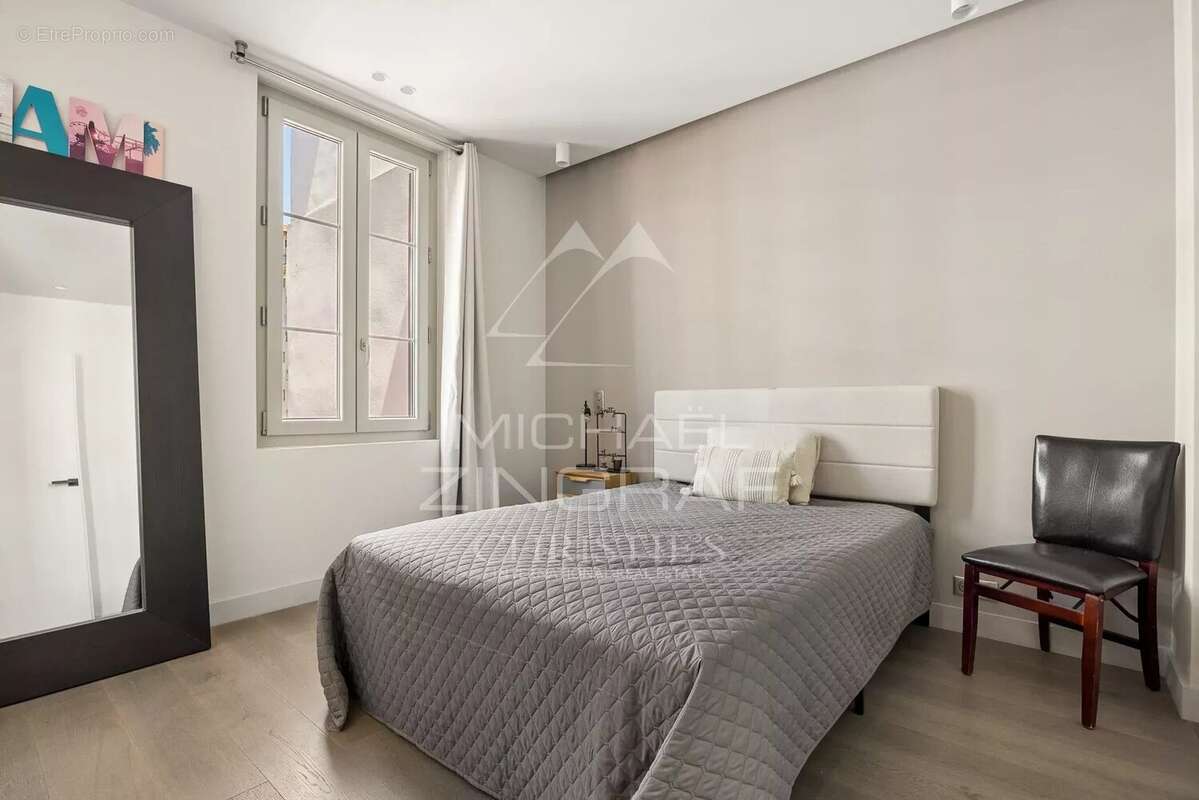 NICE Centre – Duplex moderne dans immeuble bourgeois avec grande terrasse - photo 6