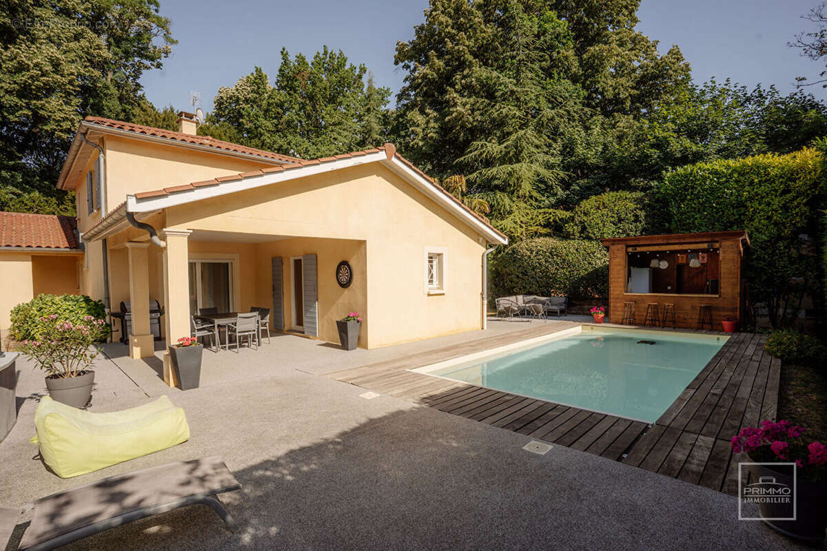 Maison à GENAY