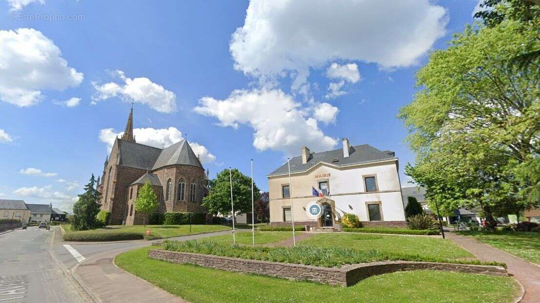 Terrain à CHAVAGNE
