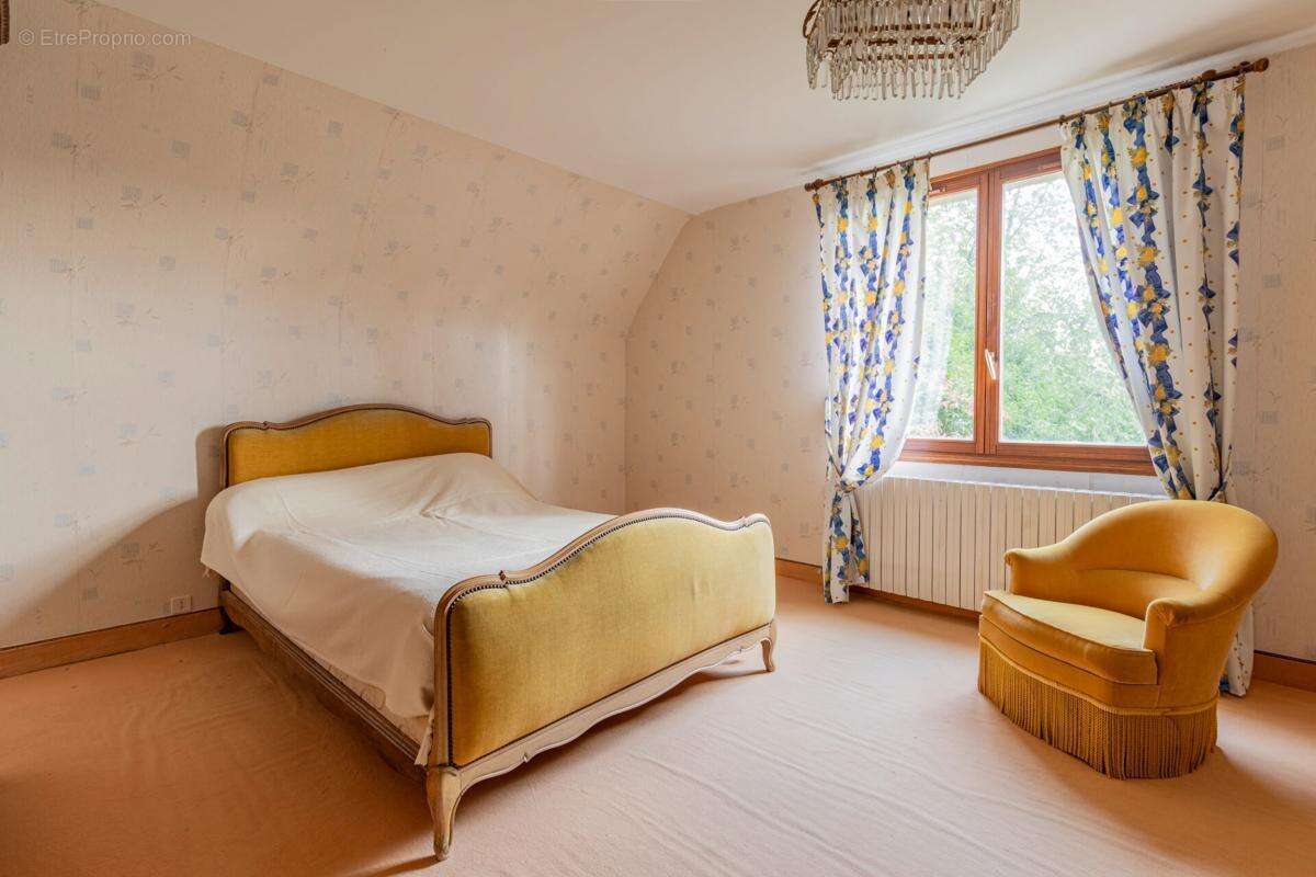 Maison à FRESNAY-SUR-SARTHE