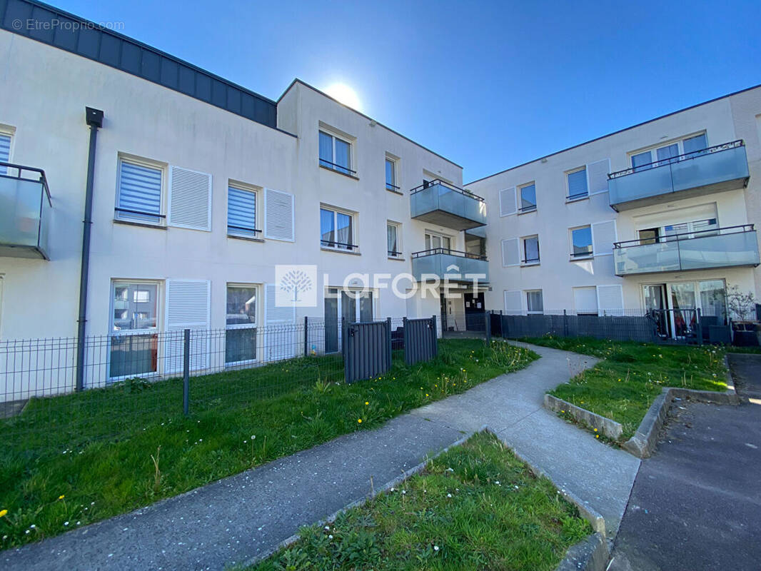 Appartement à SAINT-LEGER-DU-BOURG-DENIS