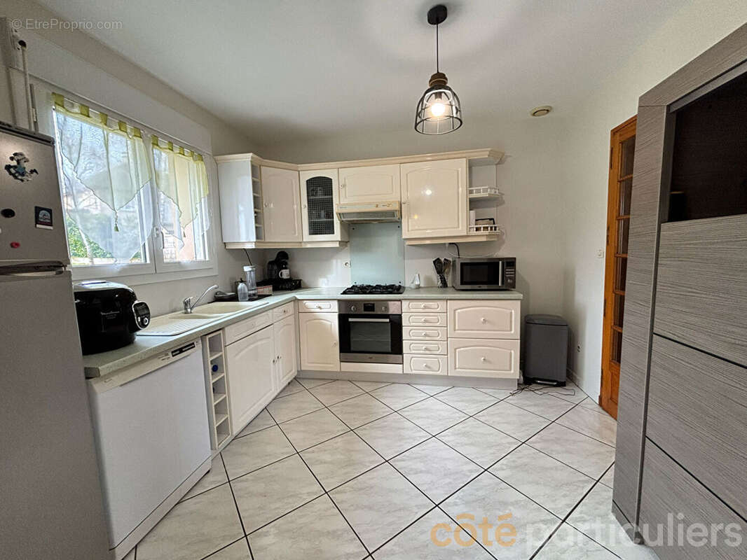 Maison à LUC-LA-PRIMAUBE