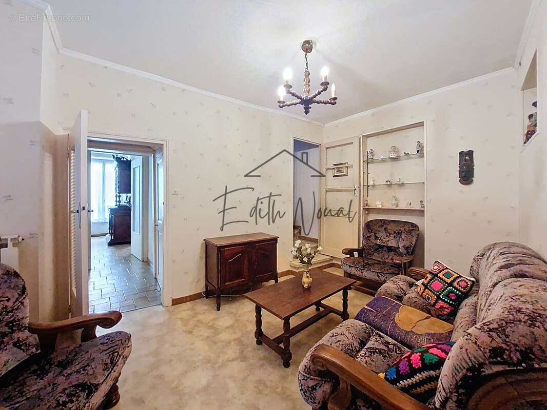 Duplex à rénover au cœur de Millau : le potentiel à l’état pur ! - photo 11