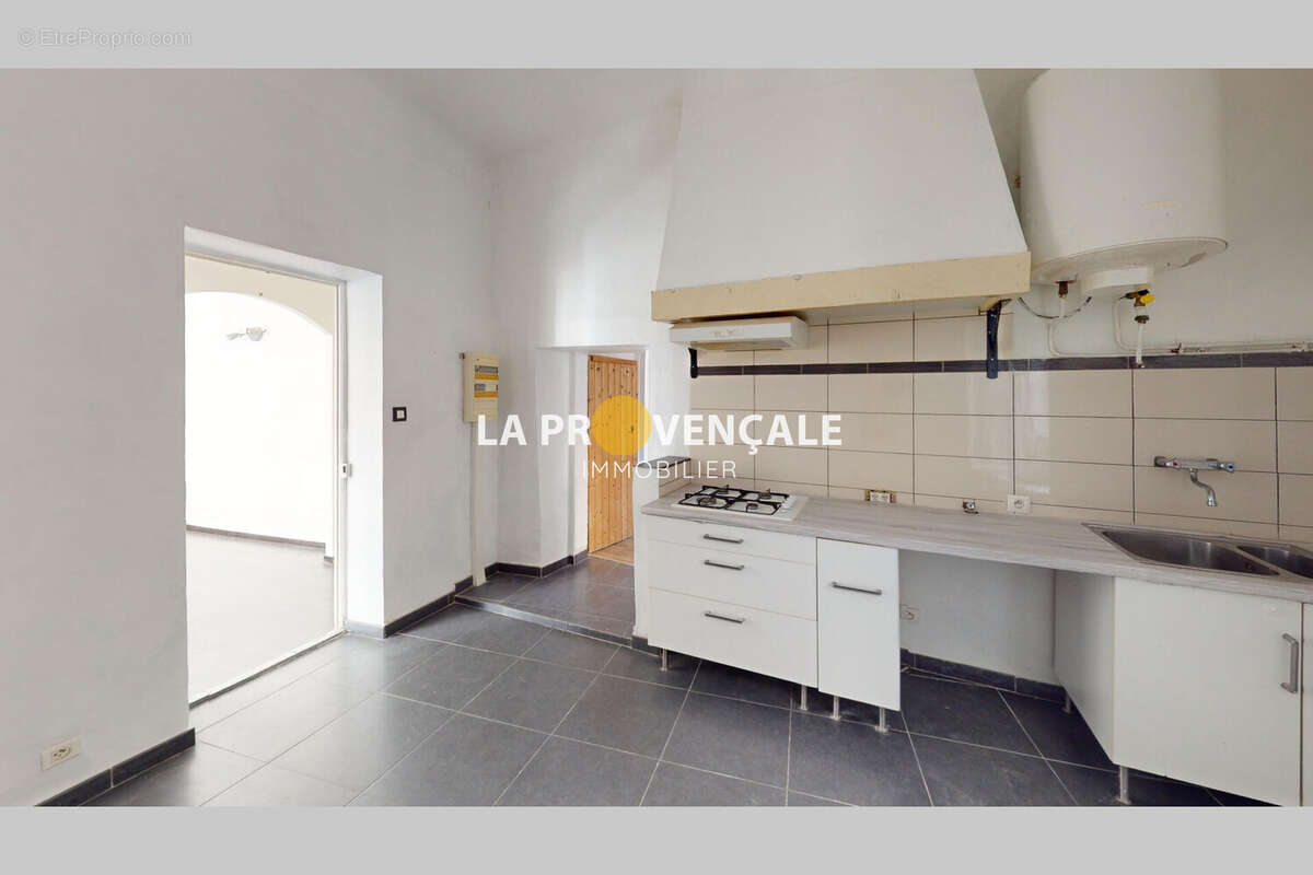 Appartement 61 m² à Trets  - photo 4