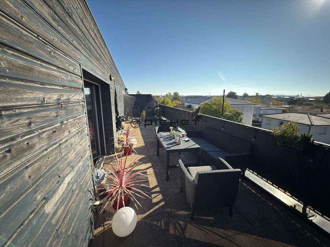 Appartement à VILLENAVE-D&#039;ORNON