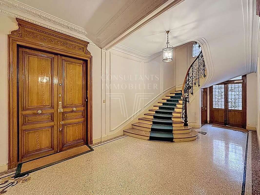 Appartement à PARIS-7E