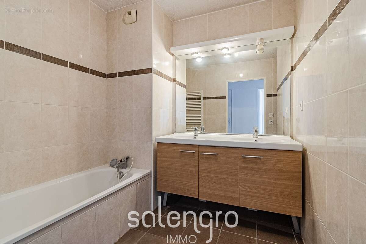Appartement 65 m² à Villeurbanne  - photo 6