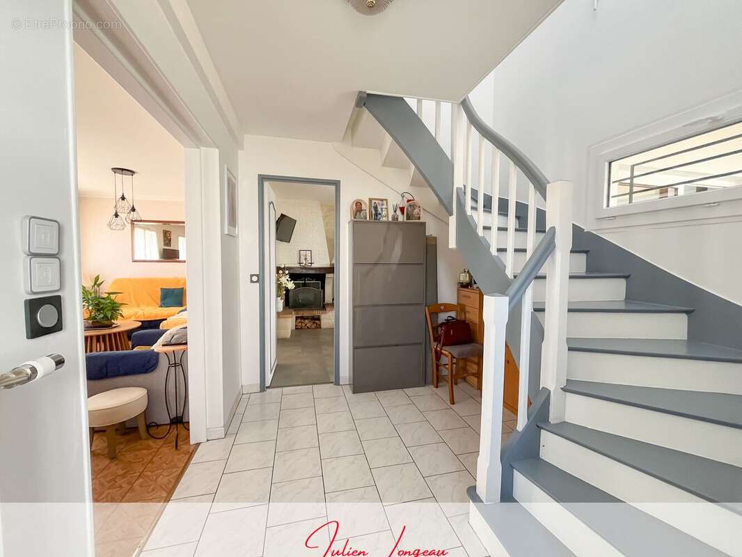 Maison 107 m² à Chatellerault  - photo 2