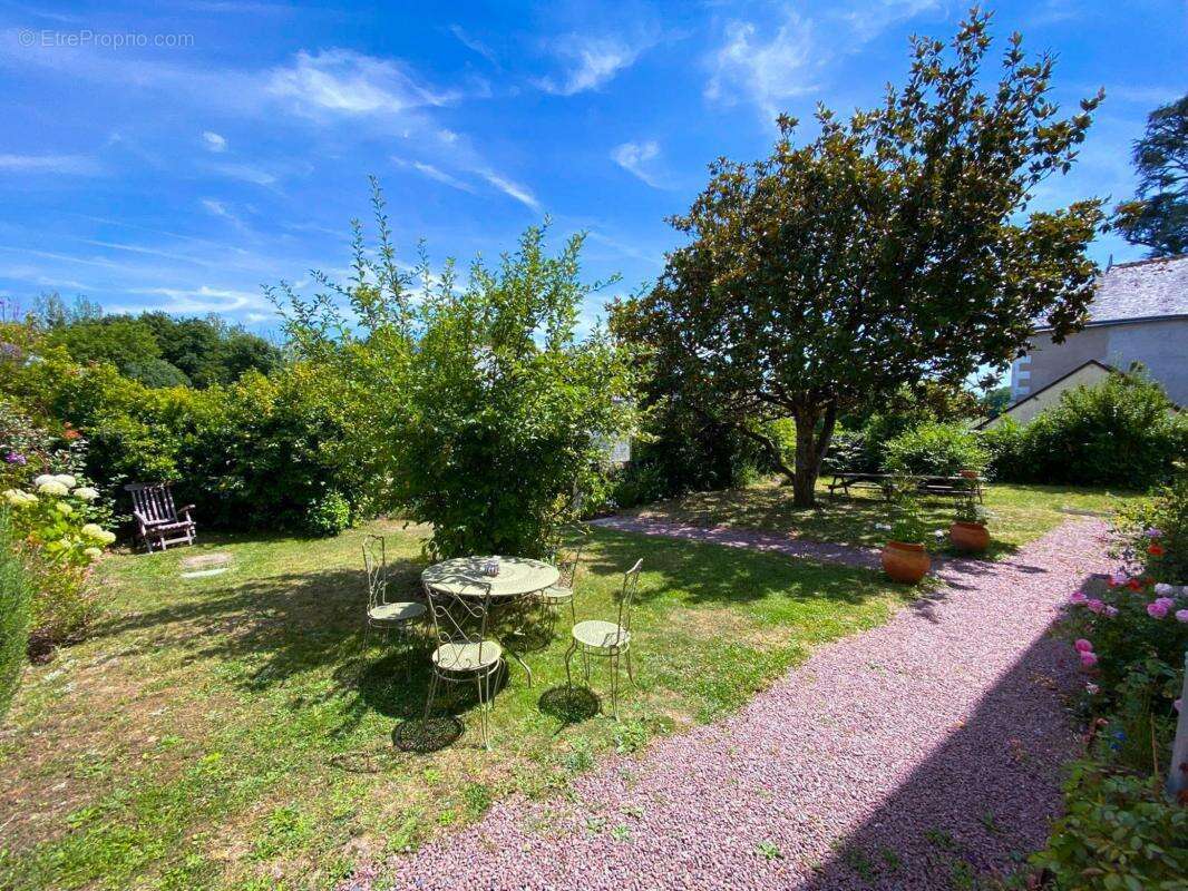 Maison à NEUILLE-PONT-PIERRE