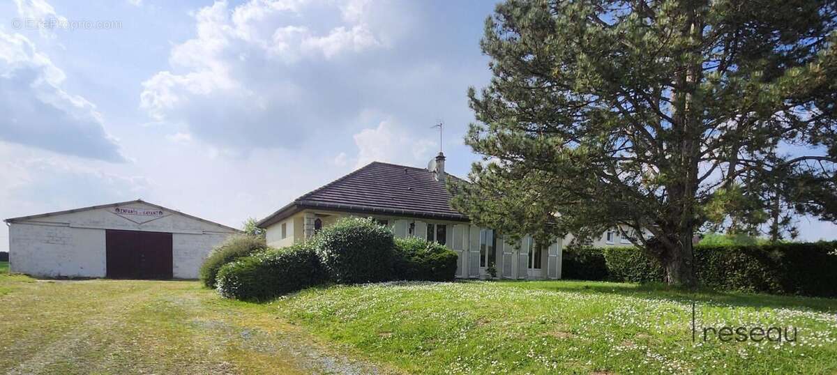 Maison à ELINCOURT-SAINTE-MARGUERITE