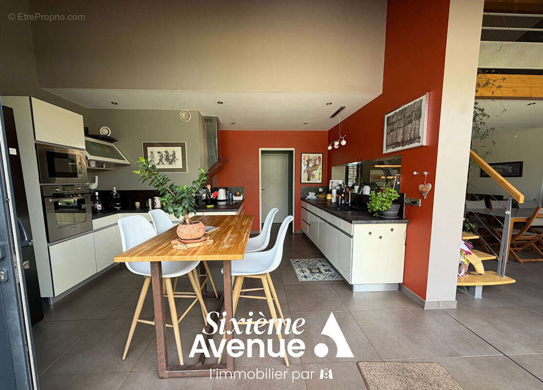 Maison 7 pièces à Lamothe Capdeville 220m² - photo 6