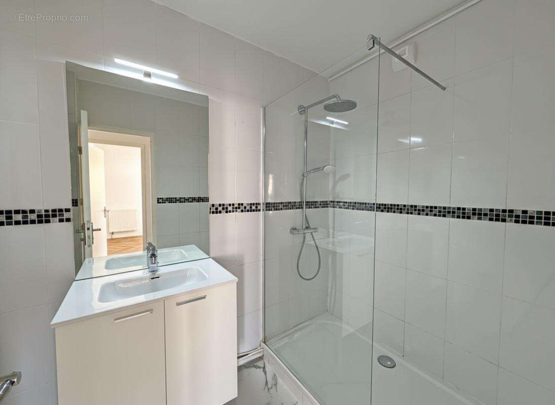 Appartement à VENELLES