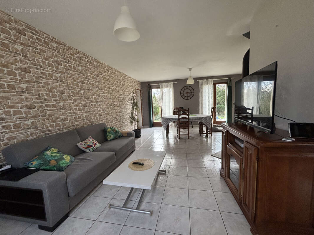 Maison à CHAMESSON