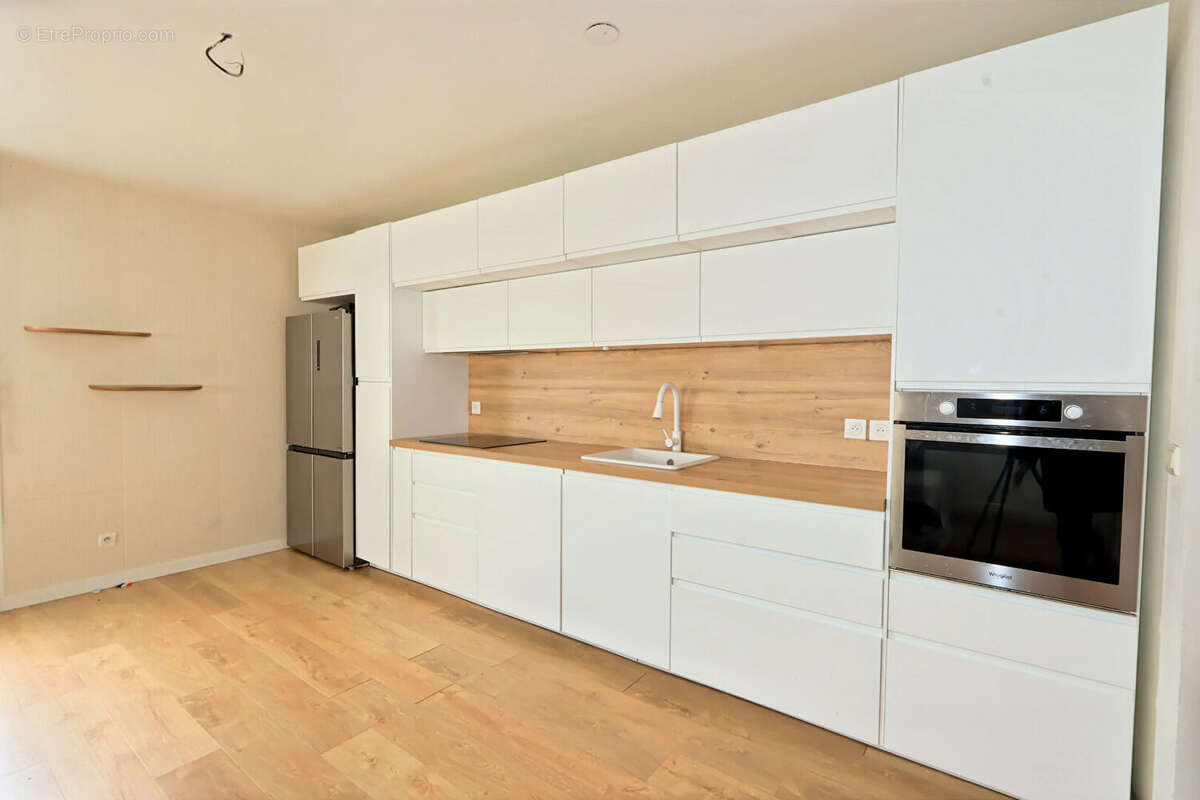 Appartement à MAUGUIO