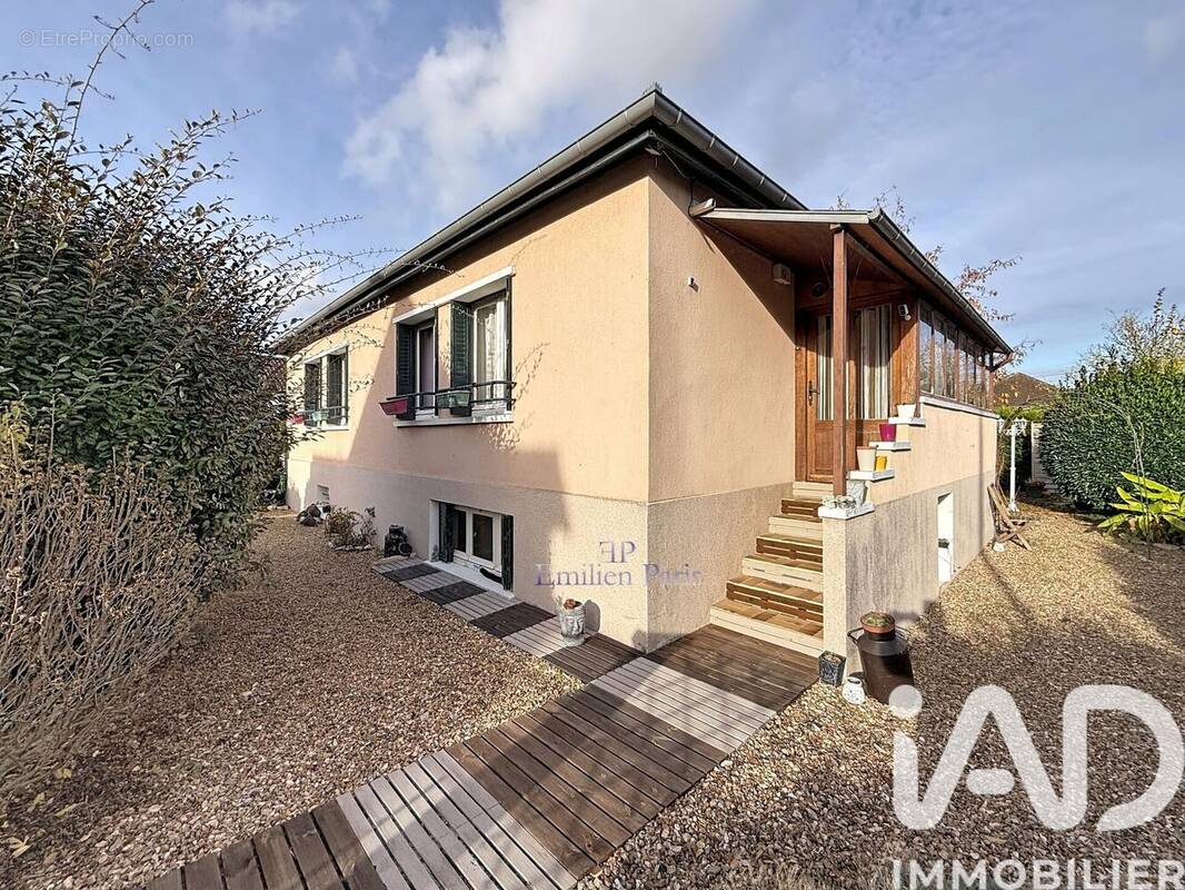 Photo 1 - Maison à BUEIL