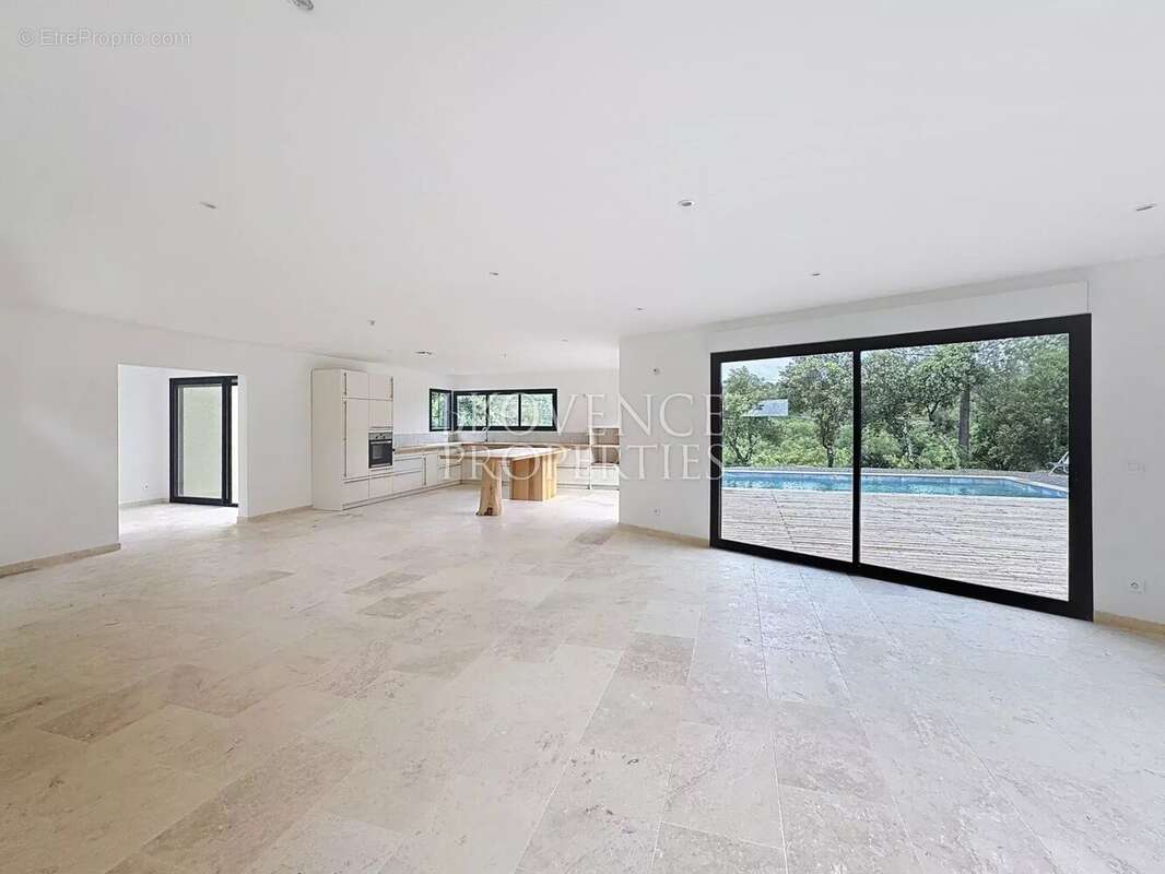 Maison à CHATEAUVERT