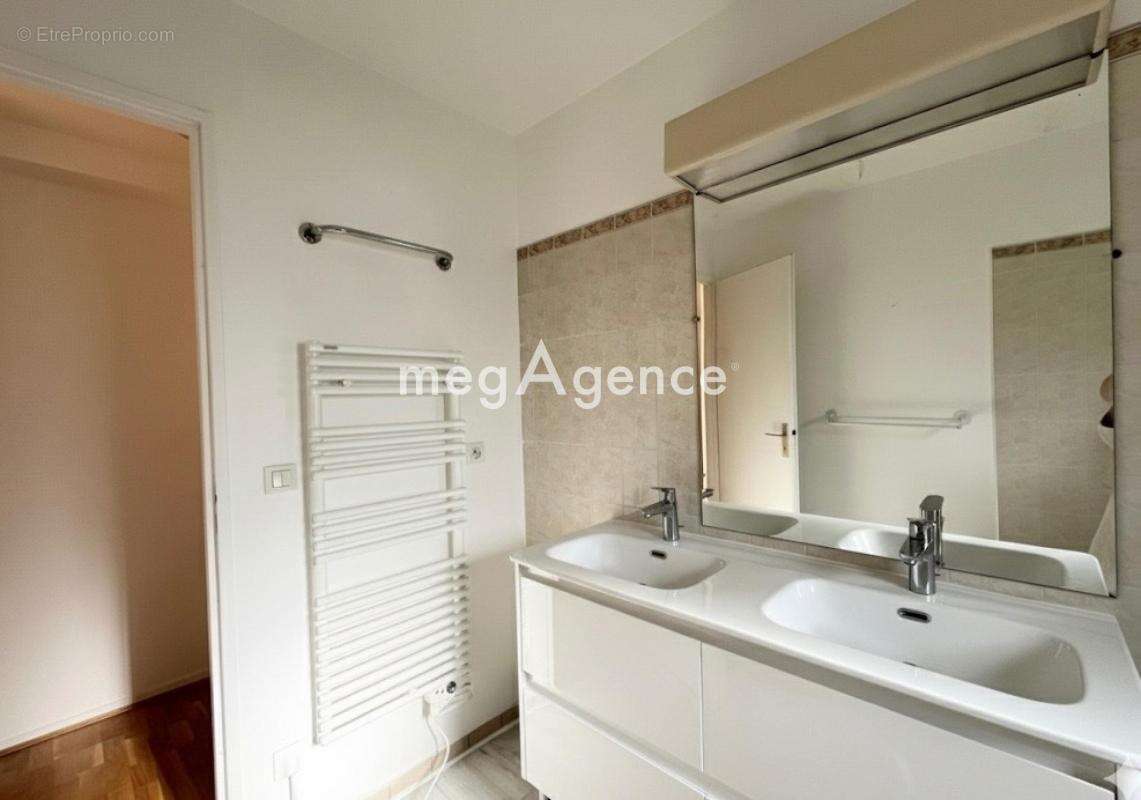 Maison à SAINT-NOM-LA-BRETECHE