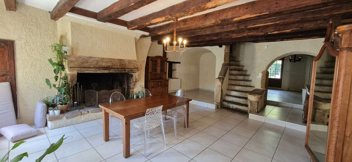 Maison à CONDRIEU