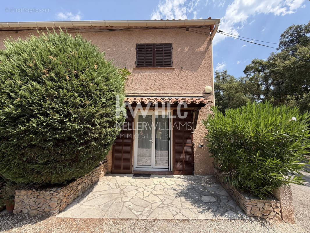 Appartement à FREJUS
