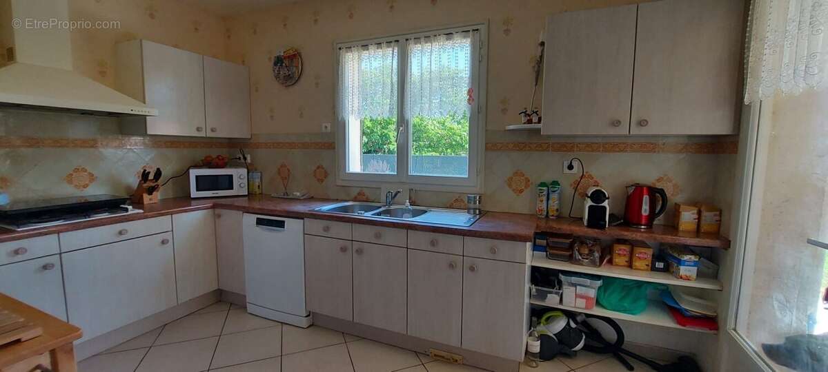 Villa de type T5 au Grau d'agde de 121m² environ sur une parcelle de 1 000m² environ. - photo 9