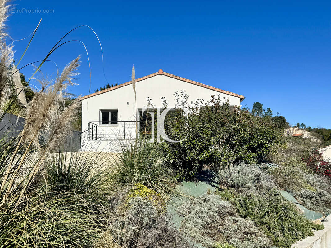 Villa  84 m² avec vue plongeante sur le village - 1330 m² de terrain arbore- 3 chambres - garage - photo 11