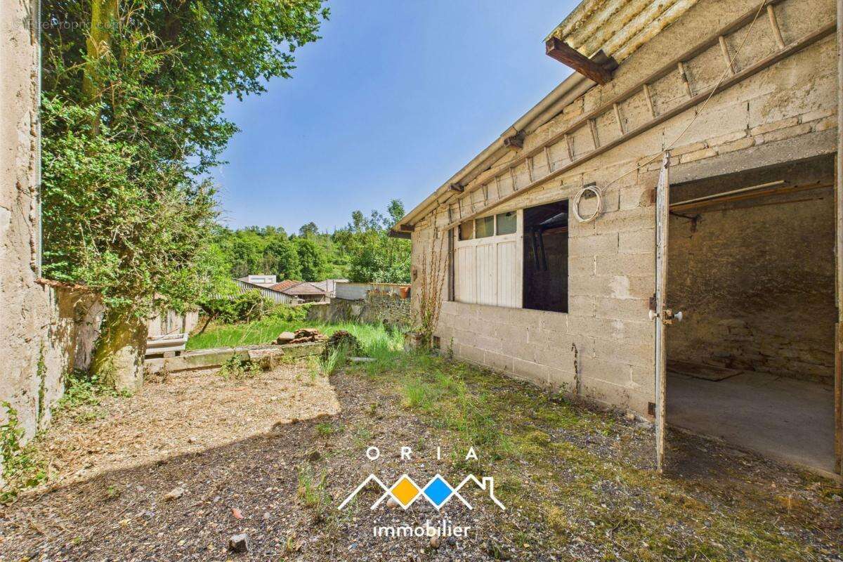 Maison à THIAUCOURT-REGNIEVILLE