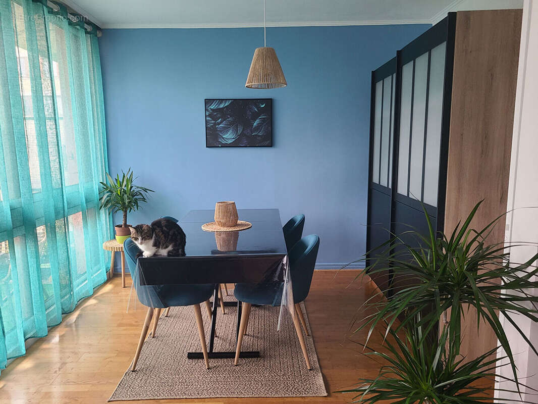 Appartement à FONTENAY-LE-FLEURY