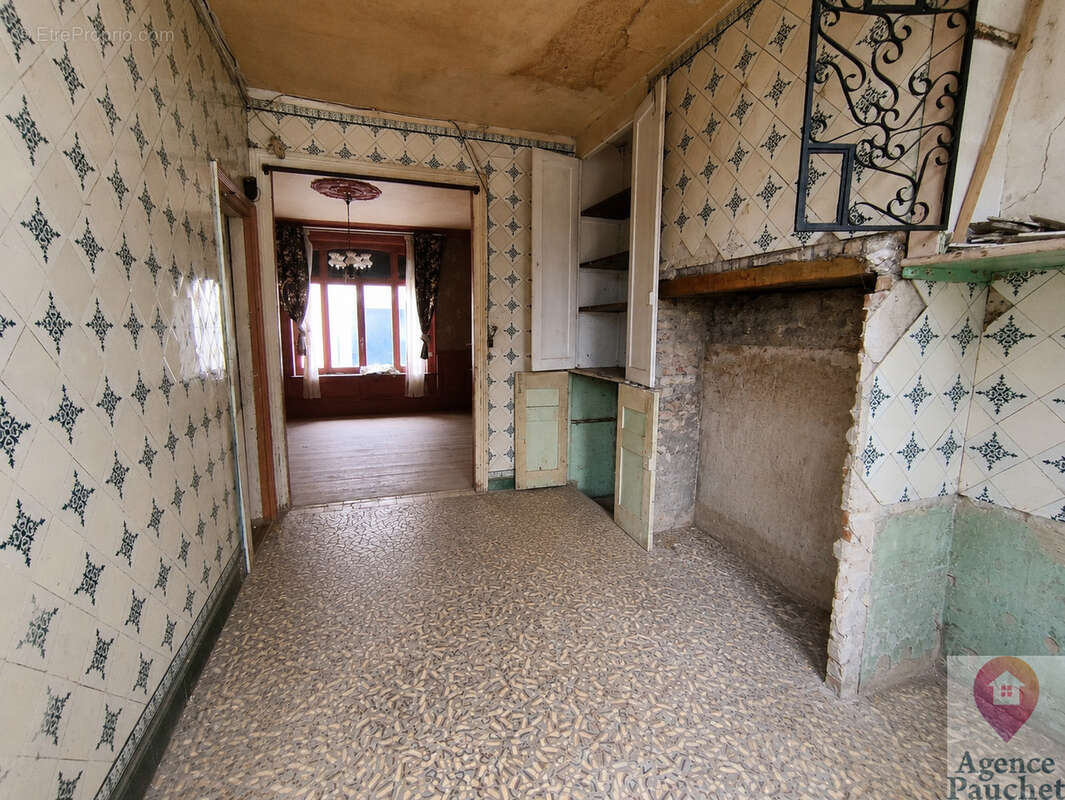 Boulogne-sur-mer   vieil âtre   exclusivité investisseurs   grande maison t7 de 135 m2 à rénover   division po - photo 5