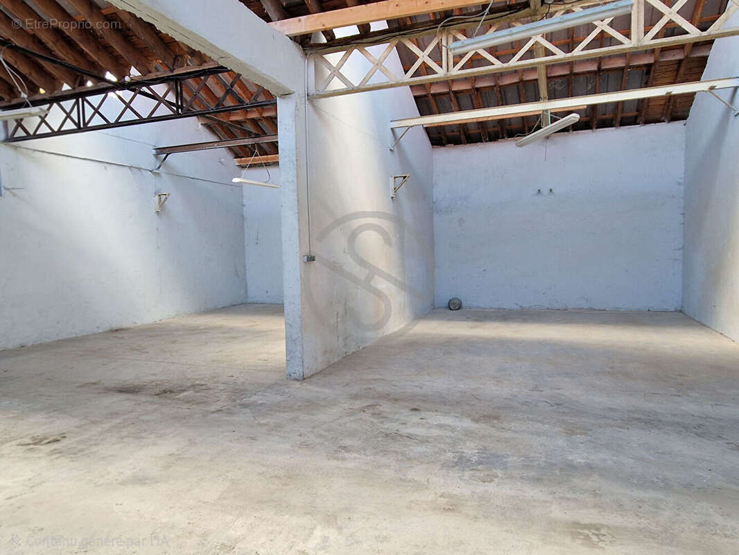 LOCAL 220 m2 - photo 4
