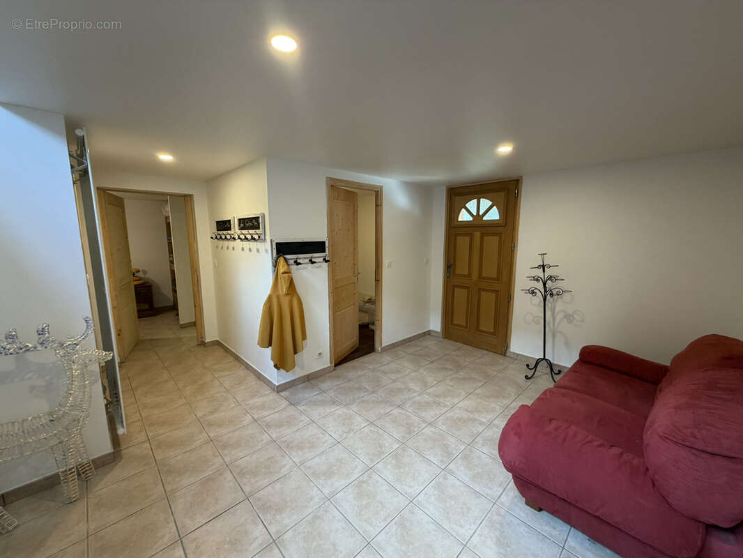 Emplacement idéal pour ce chalet au pied des pistes de ski ! - photo 28