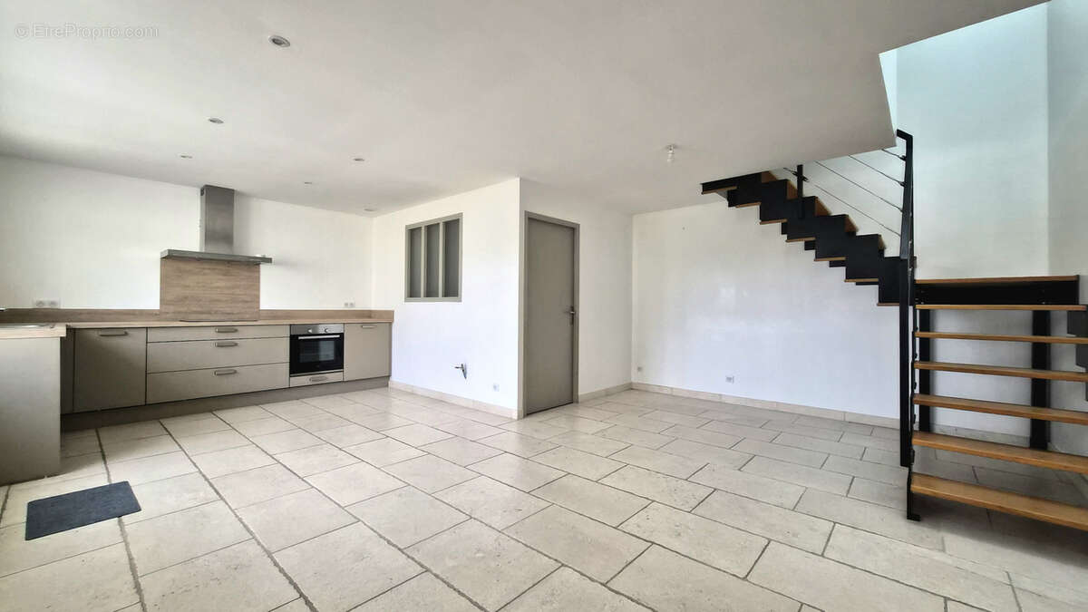 Maison à SAINTE-SOULLE